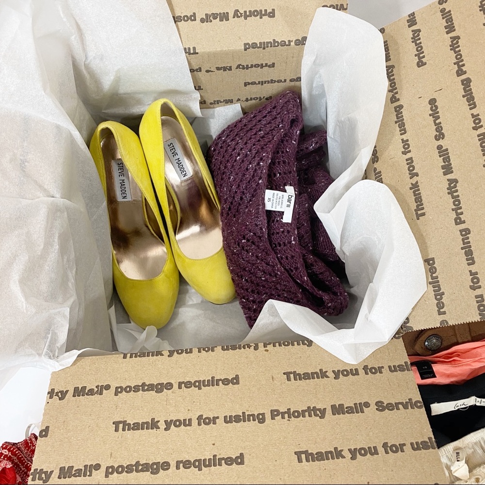 Reseller Mystery Boxes 10 items $30 - Picture 5 of 5